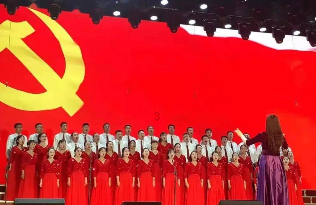 温暖回家路 长安暖心驿站在重庆火车北站启动